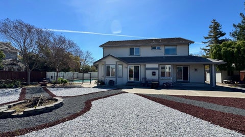 Photo of 206 Meadow Creek Court, OAKLEY, CA 94561 (MLS # ML82049465)
