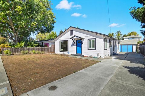 Photo of 223 San Carlos Avenue, REDWOOD CITY, CA 94061 (MLS # ML82024158)