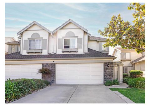 Photo of 34549 Melissa Terrace, Fremont, CA 94555 (MLS # ML82040006)