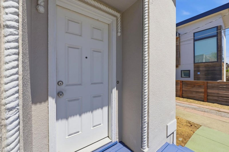 664 North El Camino Real