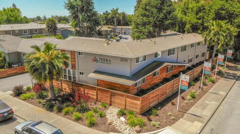 2275 Grove Way CASTRO VALLEY CA 94546