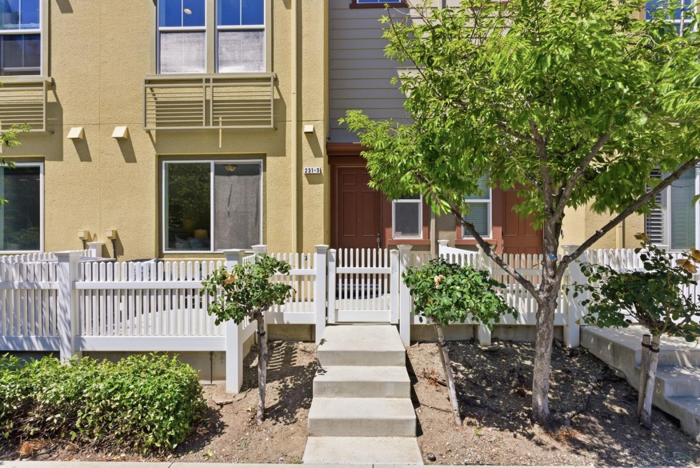 231 Peppermint Tree Terrace 3