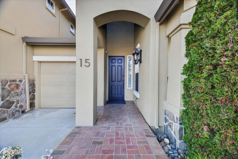15 Victoria Circle