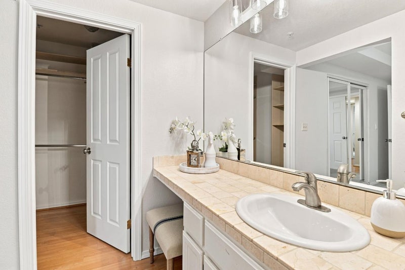 1122 Woodside Road 9