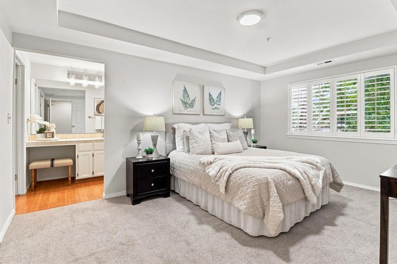 1122 Woodside Road 9