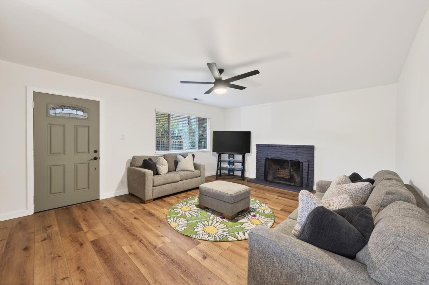 515 West Dunne Avenue