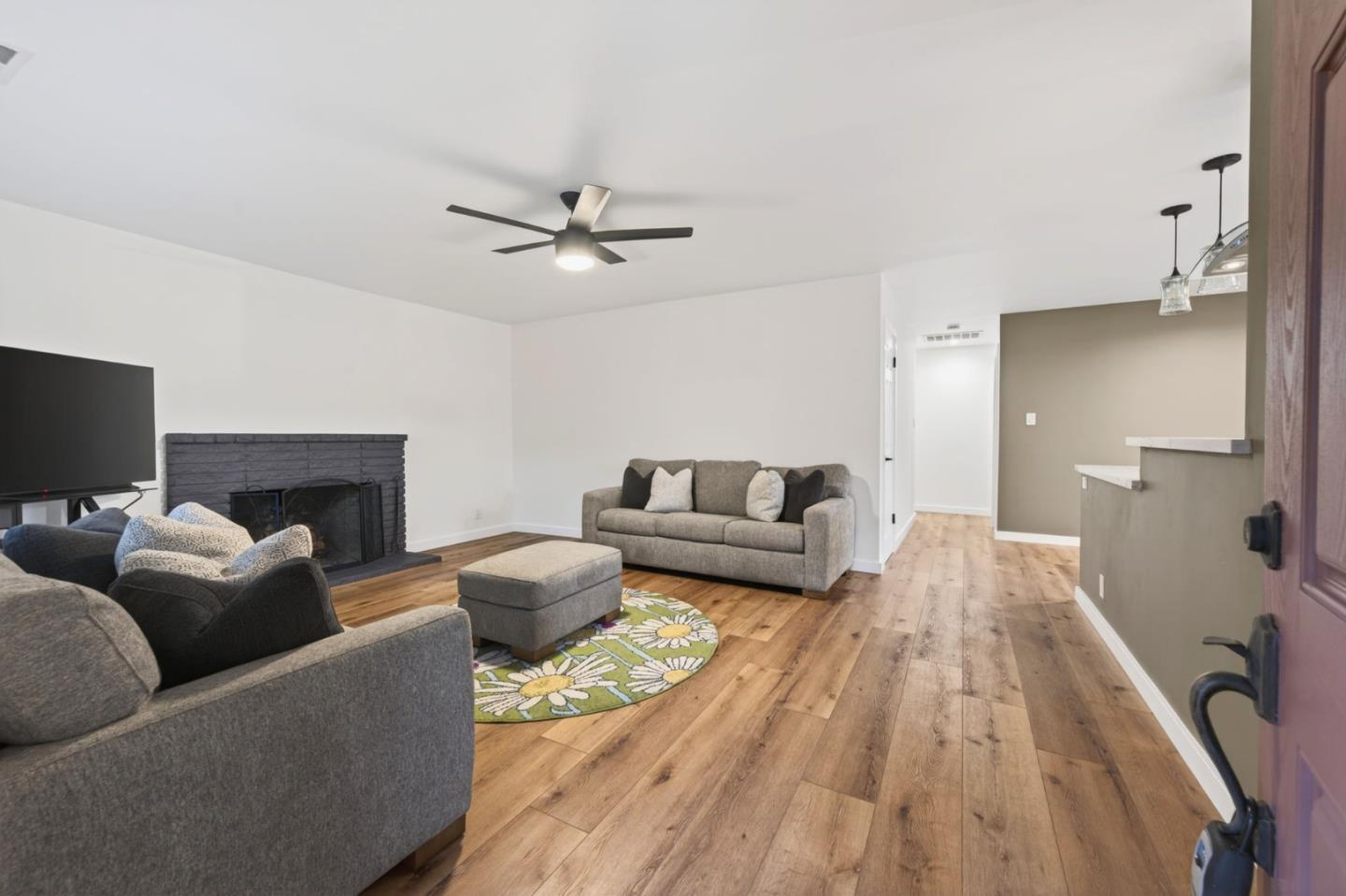 515 West Dunne Avenue