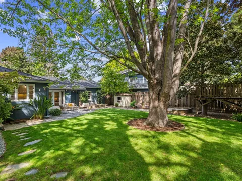 723 Gilbert Avenue, Menlo Park, CA 94025 - #: ML82047410