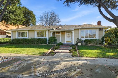 Photo of 3308 Oxford Lane, SAN JOSE, CA 95117 (MLS # ML82037429)