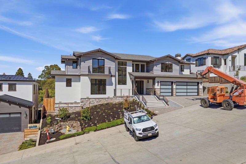 18 Bel Aire Lane