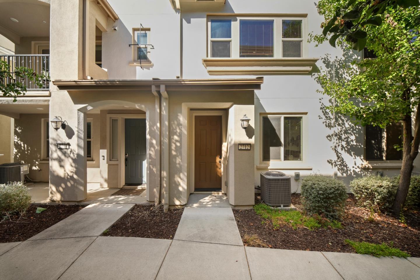 2712 Ferrara Circle