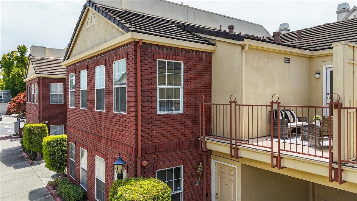 834 Shooting Star Terrace