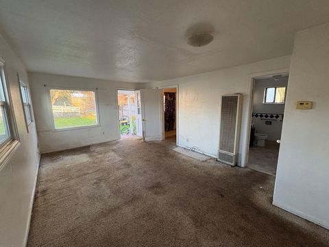 Tiny photo for 929 Hendley Street, SANTA ROSA, CA 95404 (MLS # ML82026673)