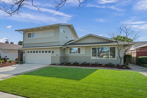 Photo of 1487 Larkin Avenue, SAN JOSE, CA 95129 (MLS # ML82040660)