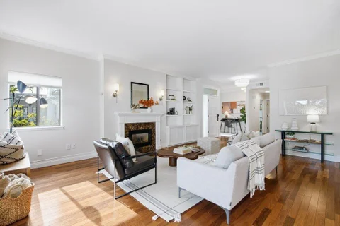 MLS: ML82063800