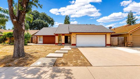 Photo of 1812 Dorset Lane, MODESTO, CA 95355 (MLS # ML82048173)