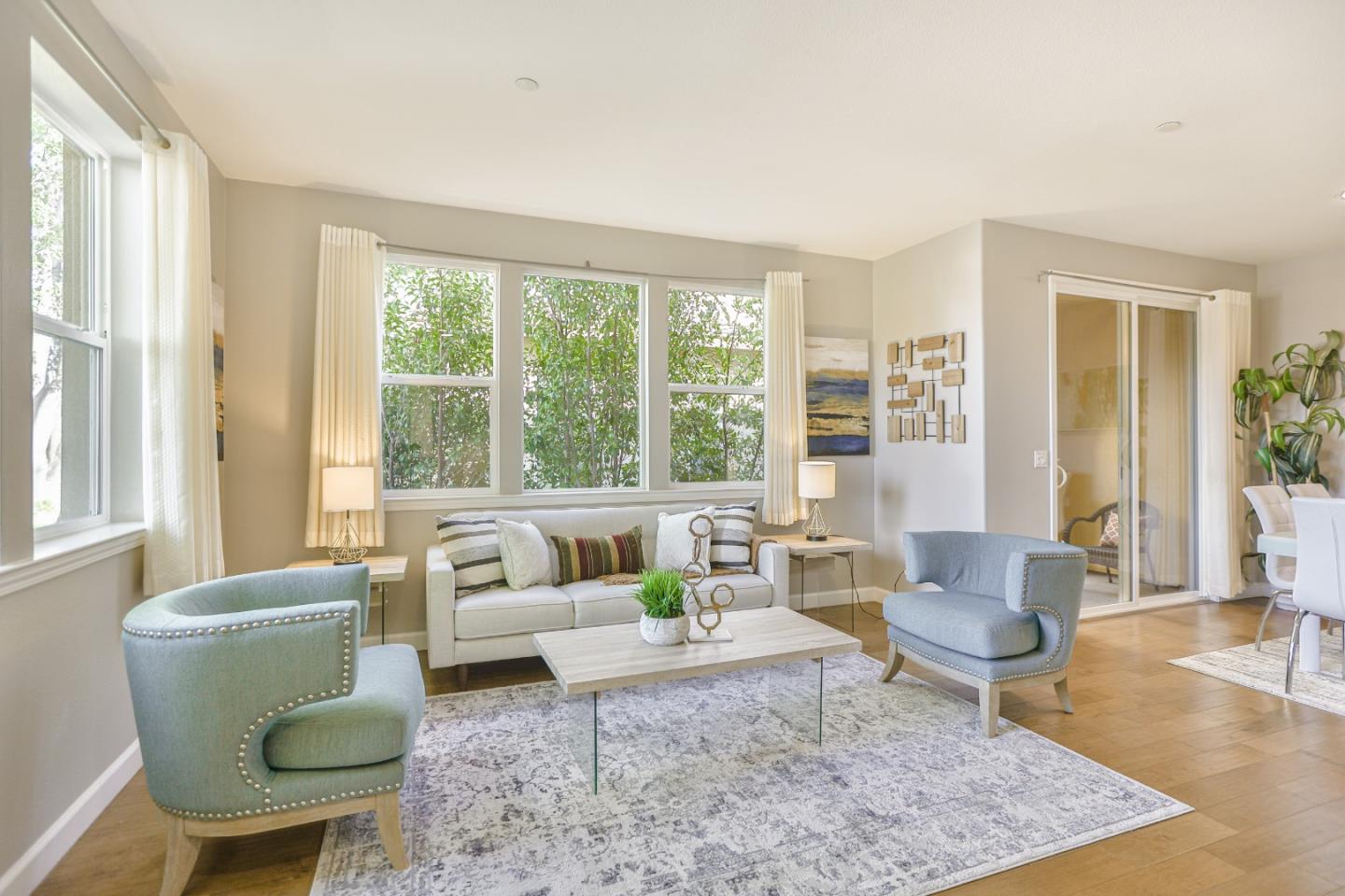 958 East Duane Avenue 200