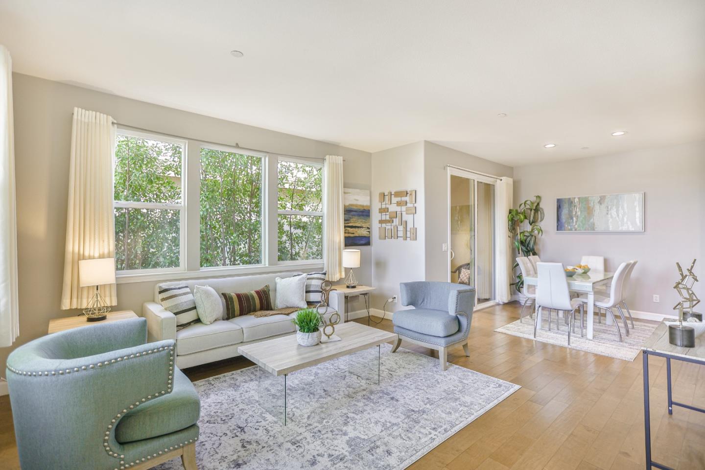 958 East Duane Avenue 200