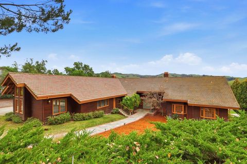 Photo of 525 Vista Ridge Drive, MILPITAS, CA 95035 (MLS # ML82029796)