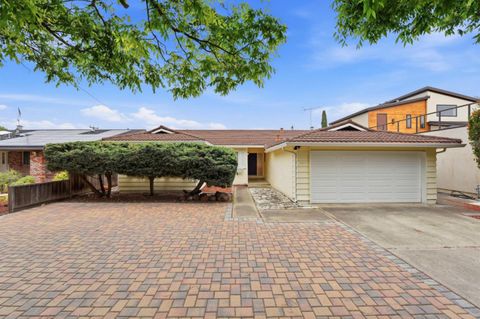 Photo of 5031 Doyle Road, SAN JOSE, CA 95129 (MLS # ML82045412)