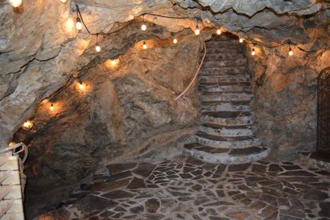 Tiny photo for 3035 Canyon Road, Burlingame, CA 94010 (MLS # ML82036469)