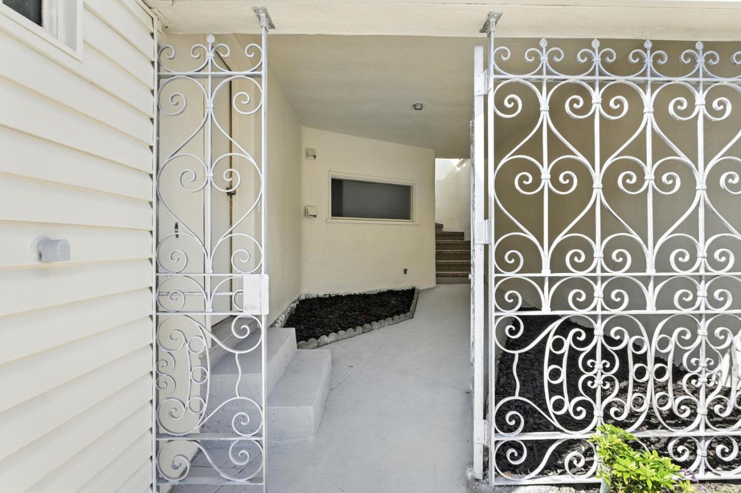 155 Bridgeview Drive