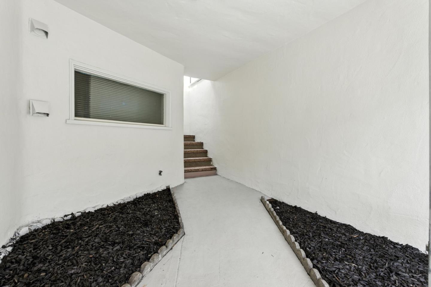 155 Bridgeview Drive