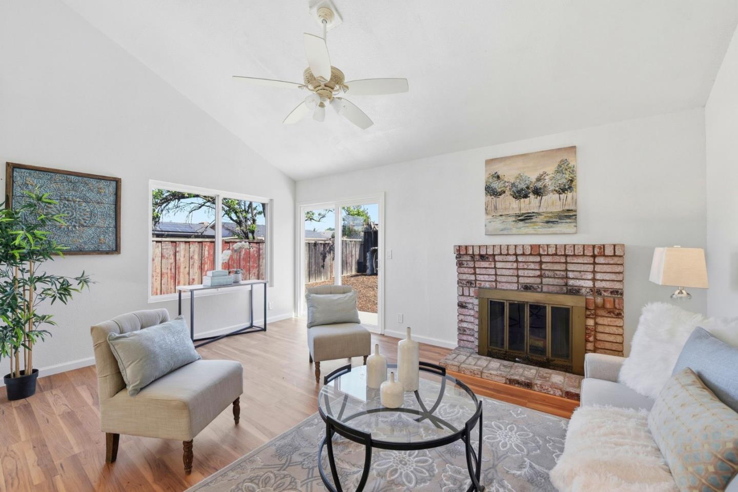 2186 Bikini Avenue
