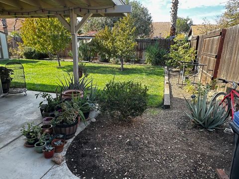Tiny photo for 831 El Pinal Lane, LOS BANOS, CA 93635 (MLS # ML82027426)