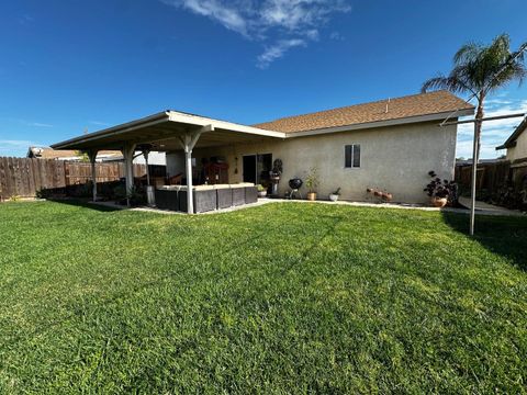 Tiny photo for 831 El Pinal Lane, LOS BANOS, CA 93635 (MLS # ML82027426)