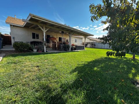 Tiny photo for 831 El Pinal Lane, LOS BANOS, CA 93635 (MLS # ML82027426)
