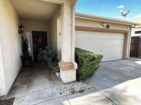 Tiny photo for 831 El Pinal Lane, LOS BANOS, CA 93635 (MLS # ML82027426)