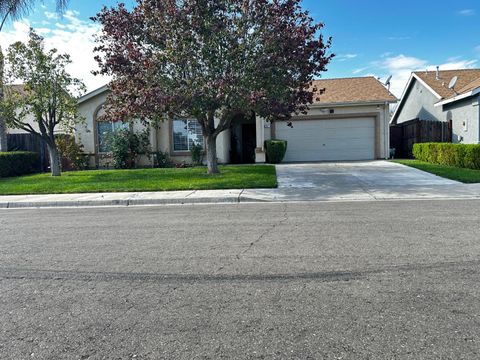 Tiny photo for 831 El Pinal Lane, LOS BANOS, CA 93635 (MLS # ML82027426)