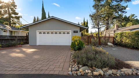 Photo of 14355 La Rinconada Drive, LOS GATOS, CA 95032 (MLS # ML82038444)