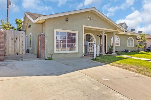 Photo of 1238 Granada Avenue, SALINAS, CA 93906 (MLS # ML82026508)