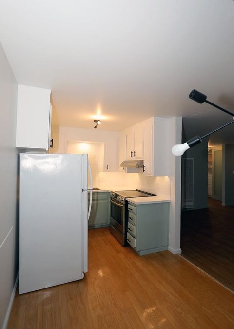 Tiny photo for 1124 Hollywood Avenue #3, OAKLAND, CA 94602 (MLS # ML82027437)