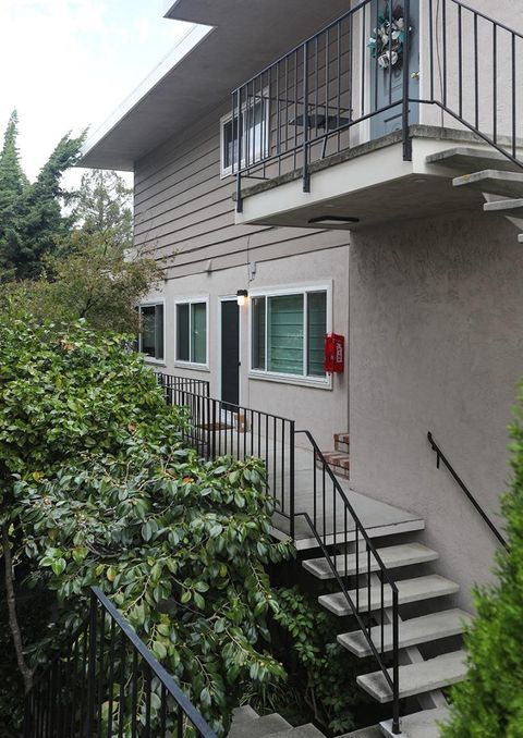 Tiny photo for 1124 Hollywood Avenue #3, OAKLAND, CA 94602 (MLS # ML82027437)