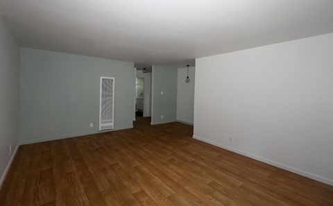 Tiny photo for 1124 Hollywood Avenue #3, OAKLAND, CA 94602 (MLS # ML82027437)