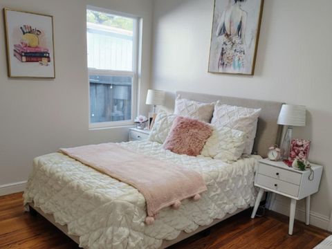 Tiny photo for 2352 Menalto Avenue, East Palo Alto, CA 94303 (MLS # ML82028398)