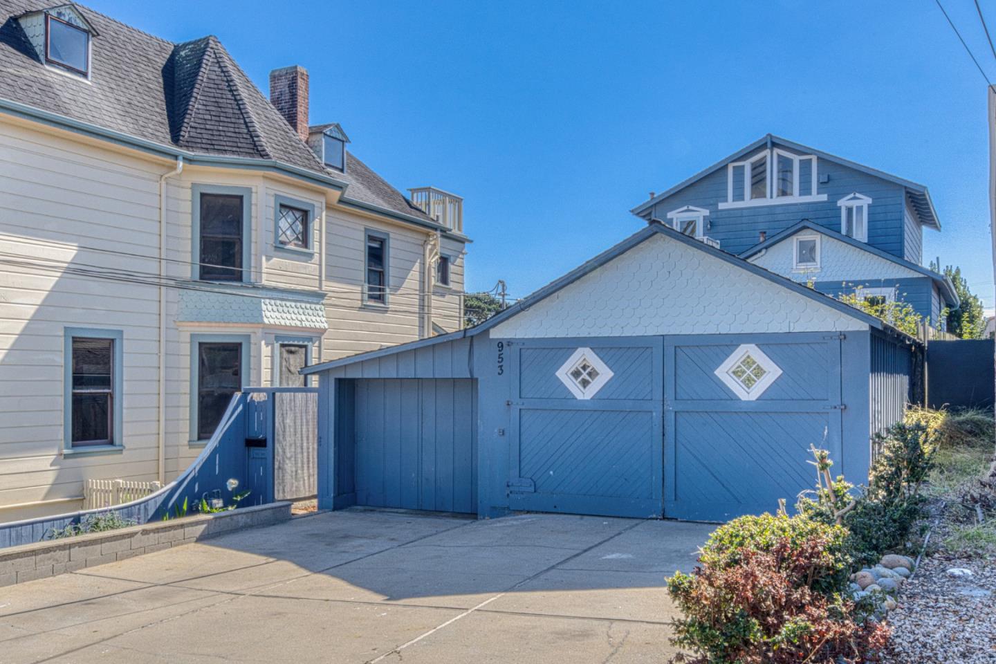 953 West Franklin Street