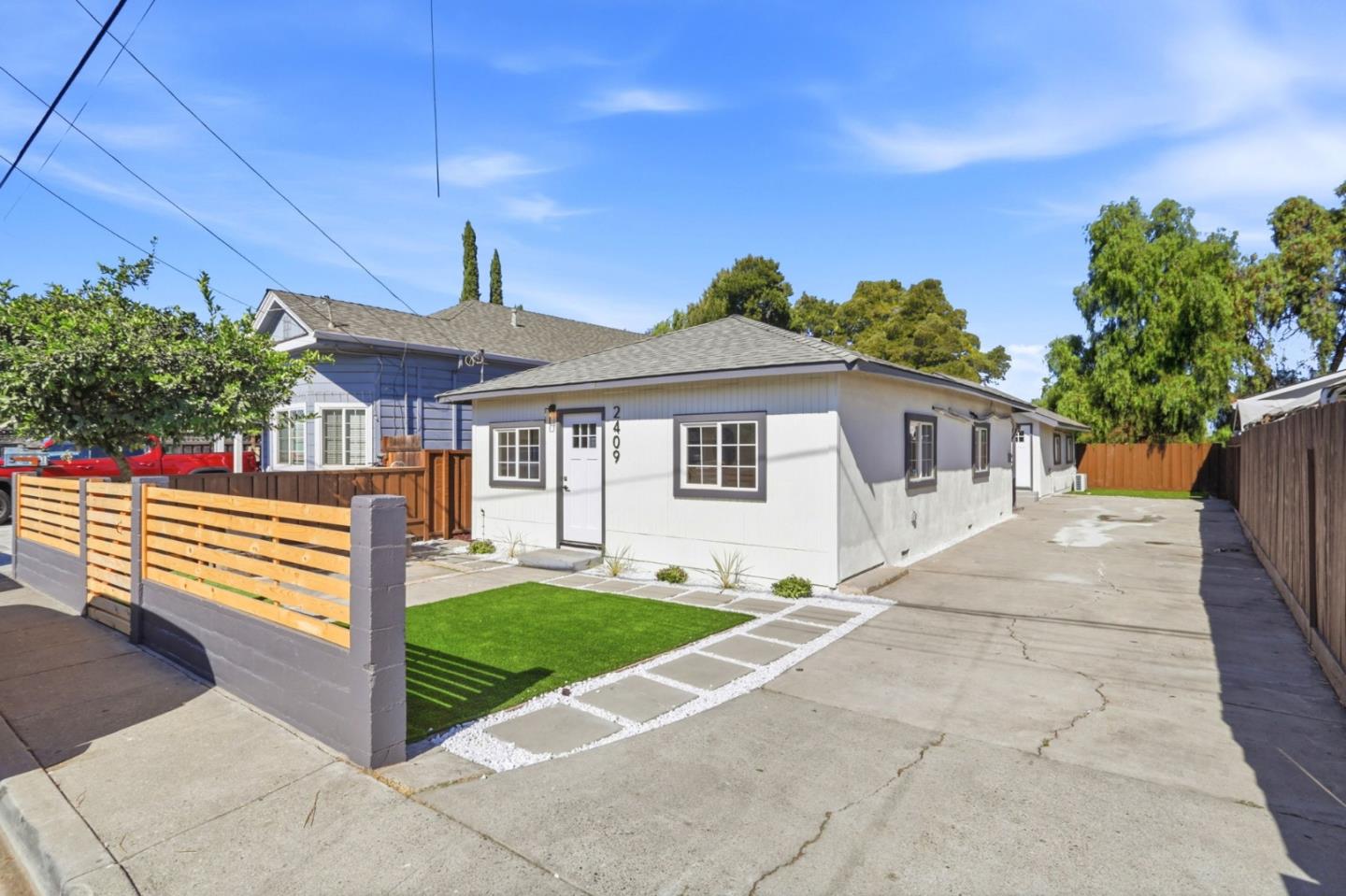 2409 Summer Street