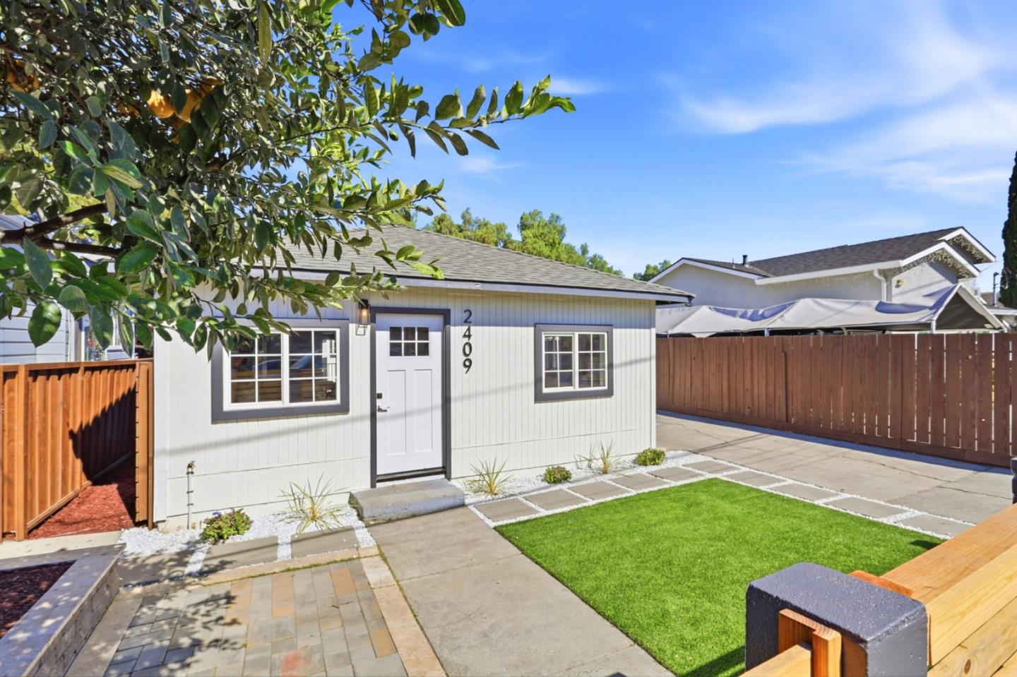 2409 Summer Street