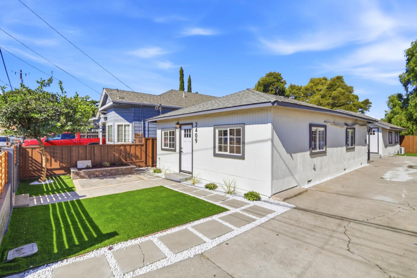 2409 Summer Street