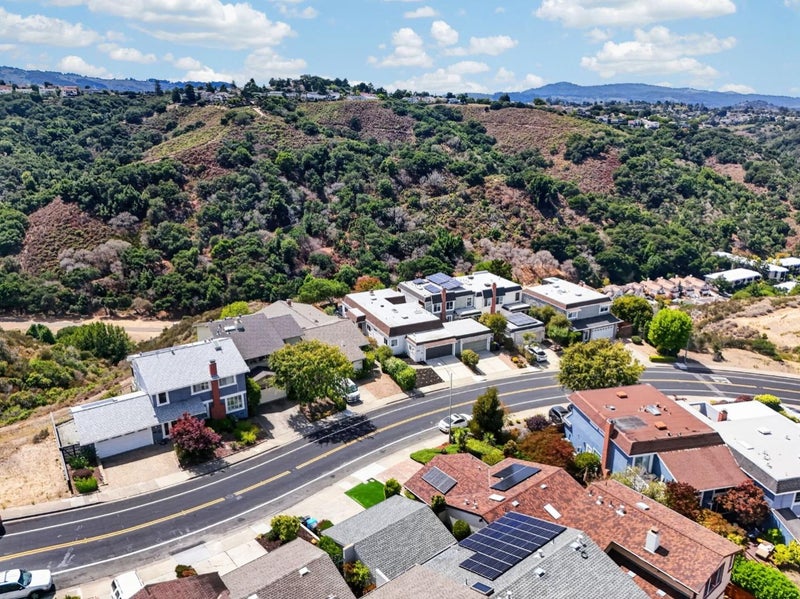 2428 Hastings Drive