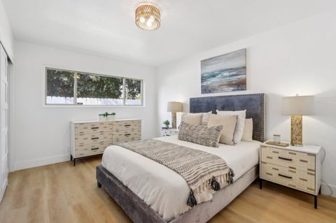 Tiny photo for 33359 University Drive, Union City, CA 94587 (MLS # ML82031863)