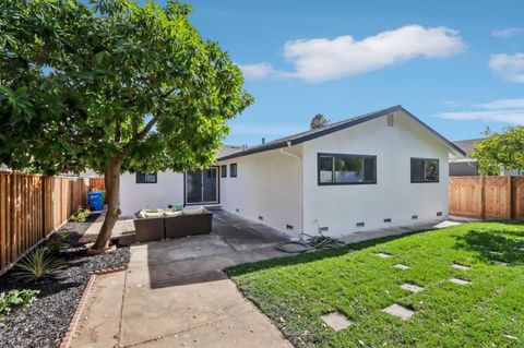 Tiny photo for 33359 University Drive, Union City, CA 94587 (MLS # ML82031863)