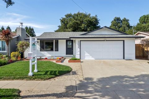 Tiny photo for 33359 University Drive, Union City, CA 94587 (MLS # ML82031863)