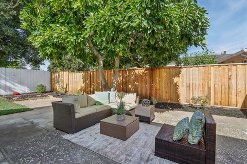 Tiny photo for 33359 University Drive, Union City, CA 94587 (MLS # ML82031863)