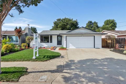 Tiny photo for 33359 University Drive, Union City, CA 94587 (MLS # ML82031863)