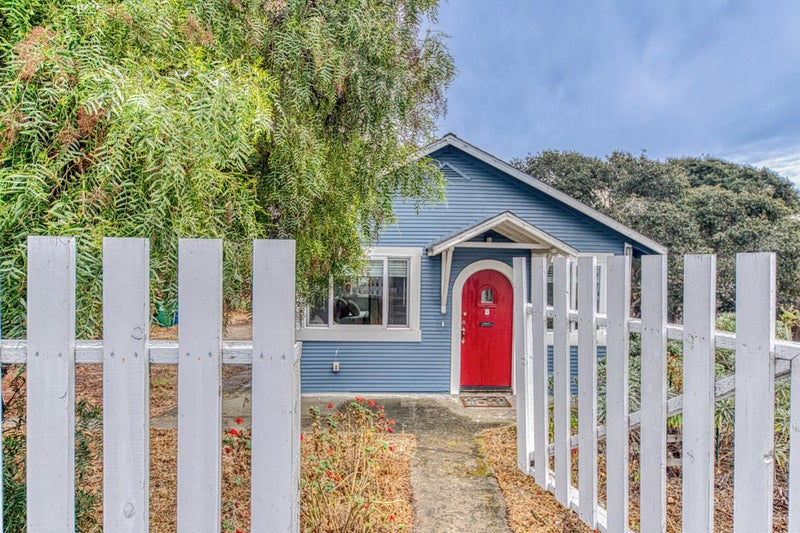 944 Sonoma Avenue